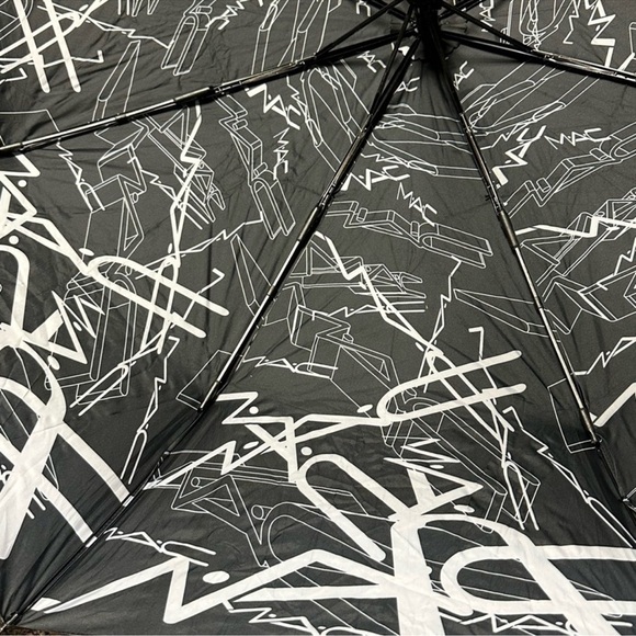 MAC Umbrella - Picture 3 of 3